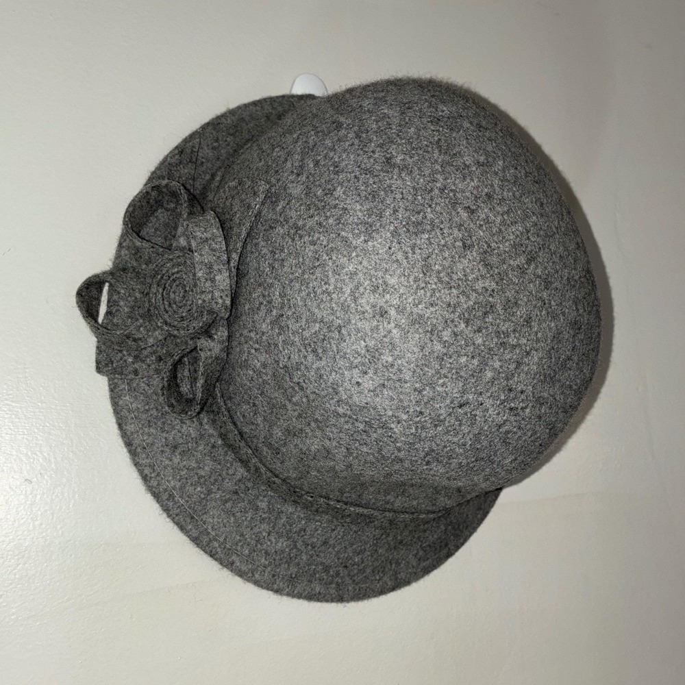 Sakkas Cloche Hat Women One Size Gray 100% Wool Flower Accent Vintage Style